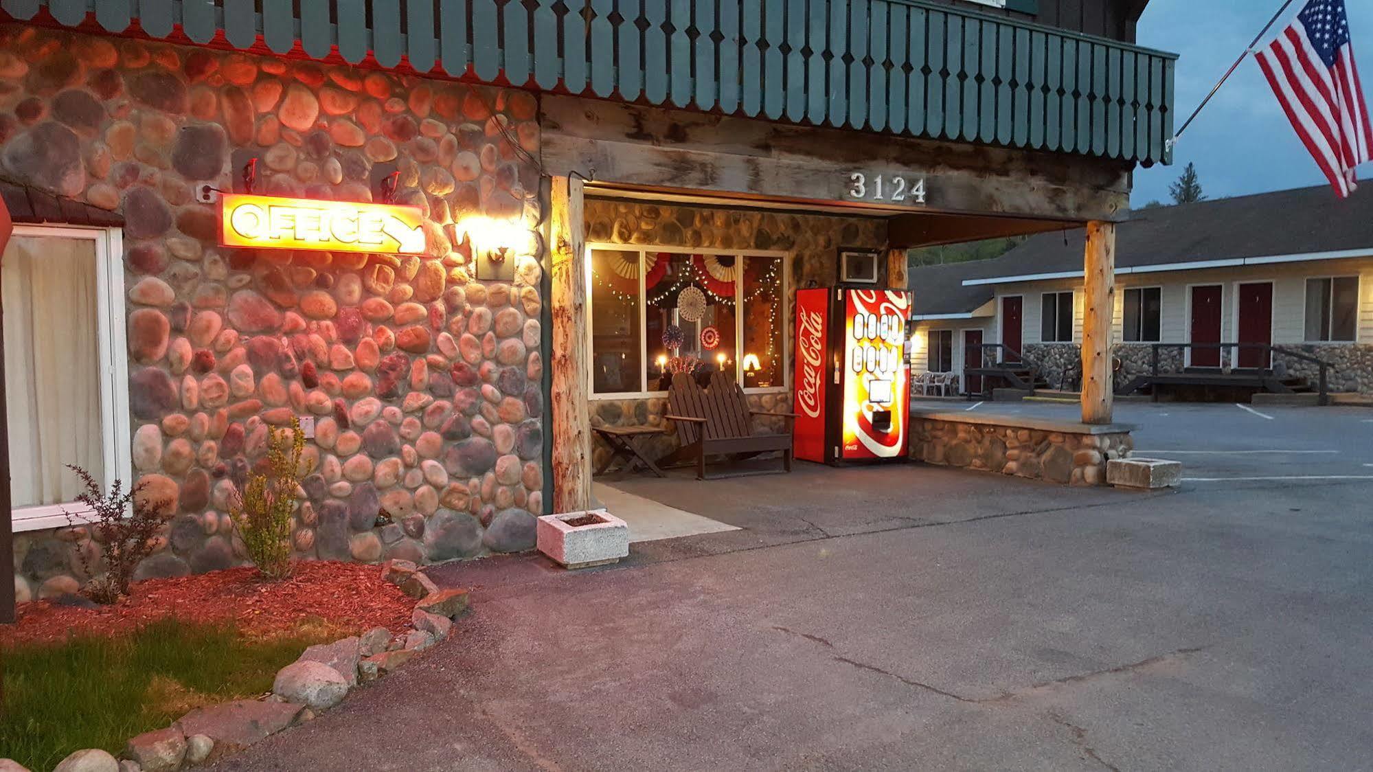 Clark'S Beach Motel Old Forge Exteriér fotografie